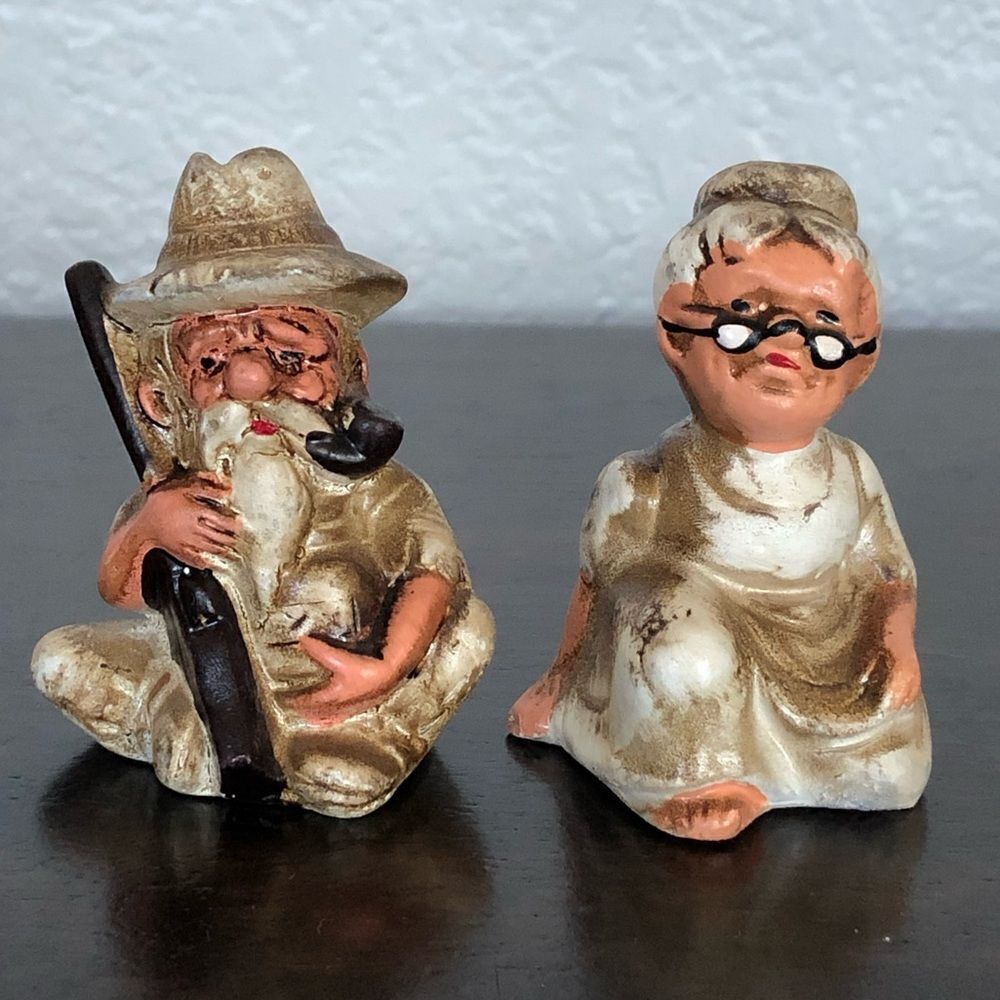 Old Couple Man Woman Vintage Salt & Pepper Shakers Set